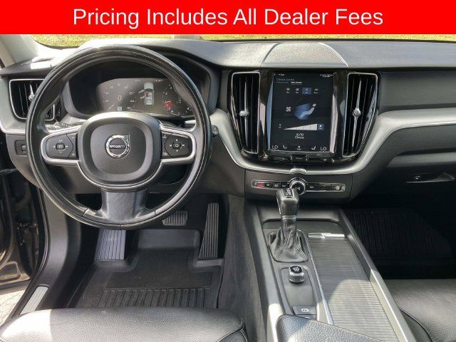 Used 2018 Volvo XC60 T5 Momentum w/ Vision Package AWD/4WD image 14