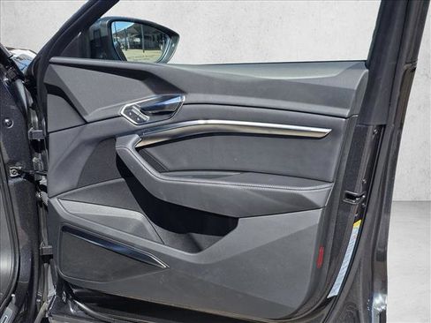 Certified 2024 Audi Q8 e-tron Premium Plus w/ Premium Plus Package image 10