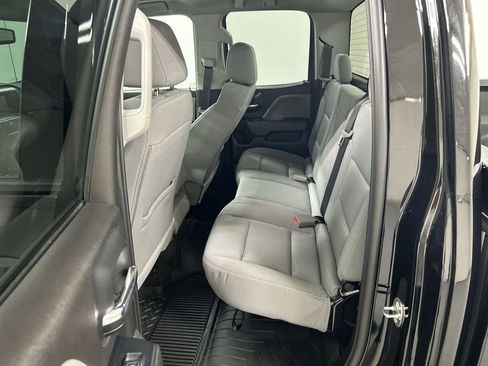 Used 2018 Chevrolet Silverado 1500 Custom w/ Custom Value Package AWD/4WD image 19