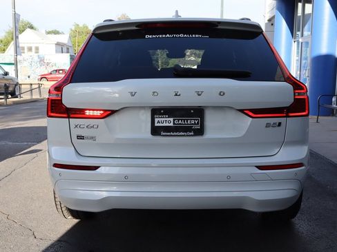 Used 2022 Volvo XC60 B5 Momentum AWD/4WD image 4