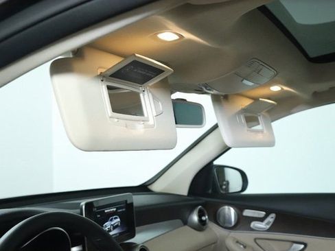 Used 2019 Mercedes-Benz GLC 300 4MATIC image 22