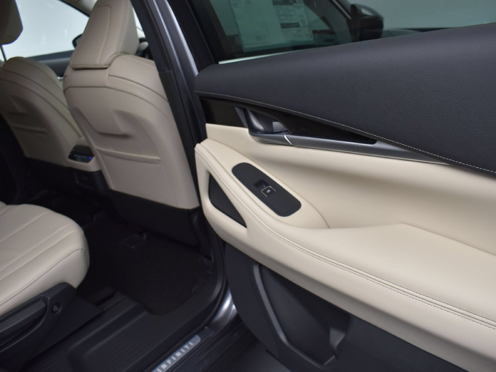 Certified 2025 INFINITI QX60 Pure FWD image 22