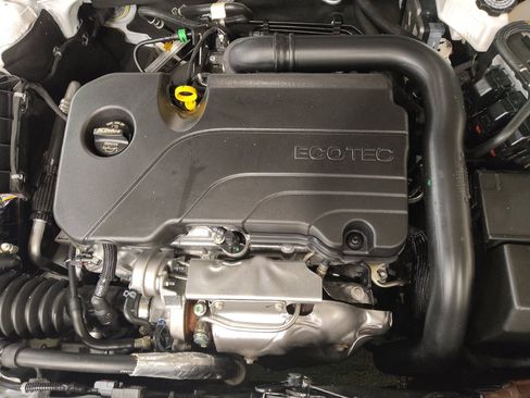 Used 2025 Chevrolet Malibu RS FWD image 30