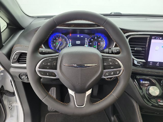 Used 2023 Chrysler Pacifica Pinnacle AWD/4WD image 21
