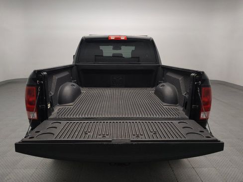 Used 2020 RAM 1500 Tradesman w/ Chrome Appearance Group RWD image 29