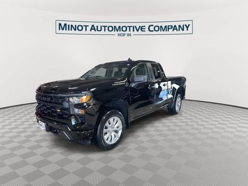 Used 2023 Chevrolet Silverado 1500 Custom AWD/4WD image 5
