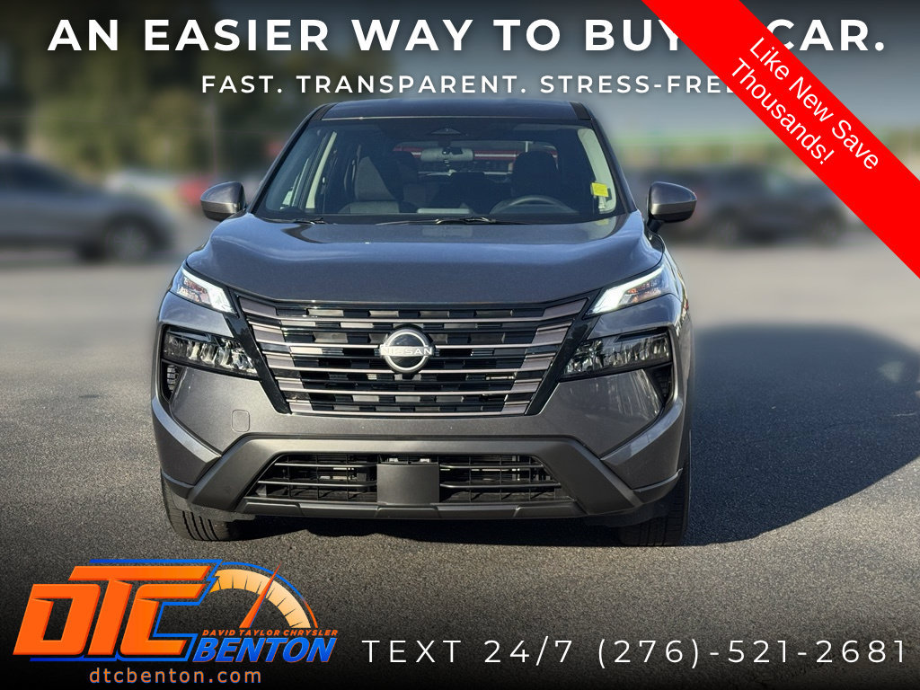 Used 2026 Nissan Rogue SV FWD image 2