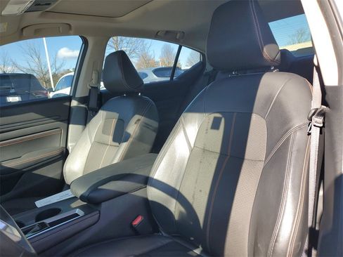 Used 2020 Nissan Altima 2.5 SR w/ Premium Package image 17