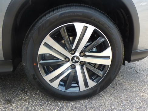 New 2025 Mitsubishi Outlander Sport SE image 9