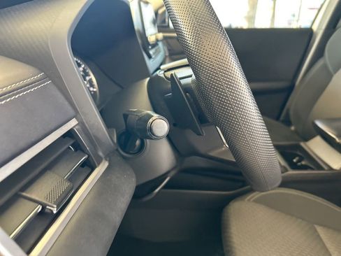 Used 2022 Mitsubishi Outlander ES image 38