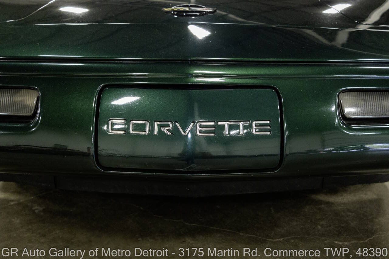 Used 1995 Chevrolet Corvette Coupe RWD image 32