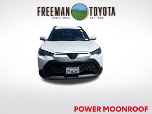 Used 2024 Toyota Corolla Cross AWD Hybrid w/ Moonroof Package image 3