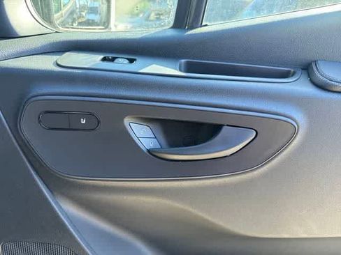 Used 2025 Mercedes-Benz Sprinter 2500 image 18