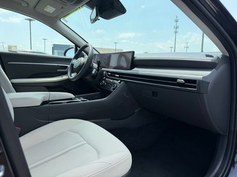 Used 2025 Hyundai Sonata SEL FWD image 31