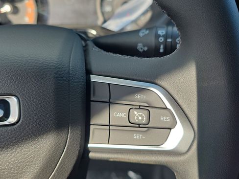 New 2026 Jeep Compass Latitude image 18