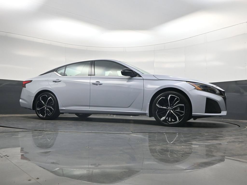 Certified 2024 Nissan Altima 2.5 SR FWD image 35