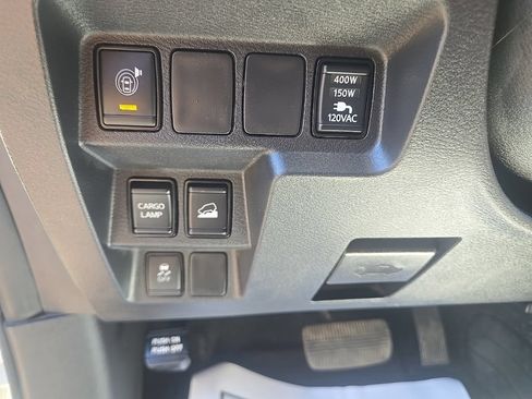 Used 2023 Nissan Frontier SV w/ SV Convenience Package AWD/4WD image 12