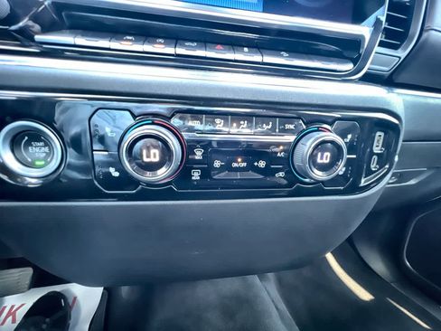 Used 2024 Chevrolet Silverado 1500 RST w/ Z71 Off-Road Package image 17