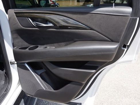 Used 2019 Cadillac Escalade Platinum image 33