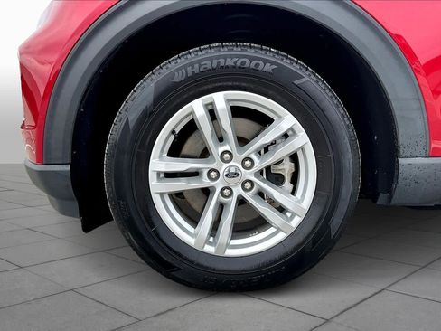 Used 2022 Ford Explorer XLT w/ Equipment Group 202A RWD image 11