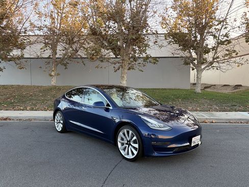 Used 2018 Tesla Model 3 Long Range AWD/4WD image 12