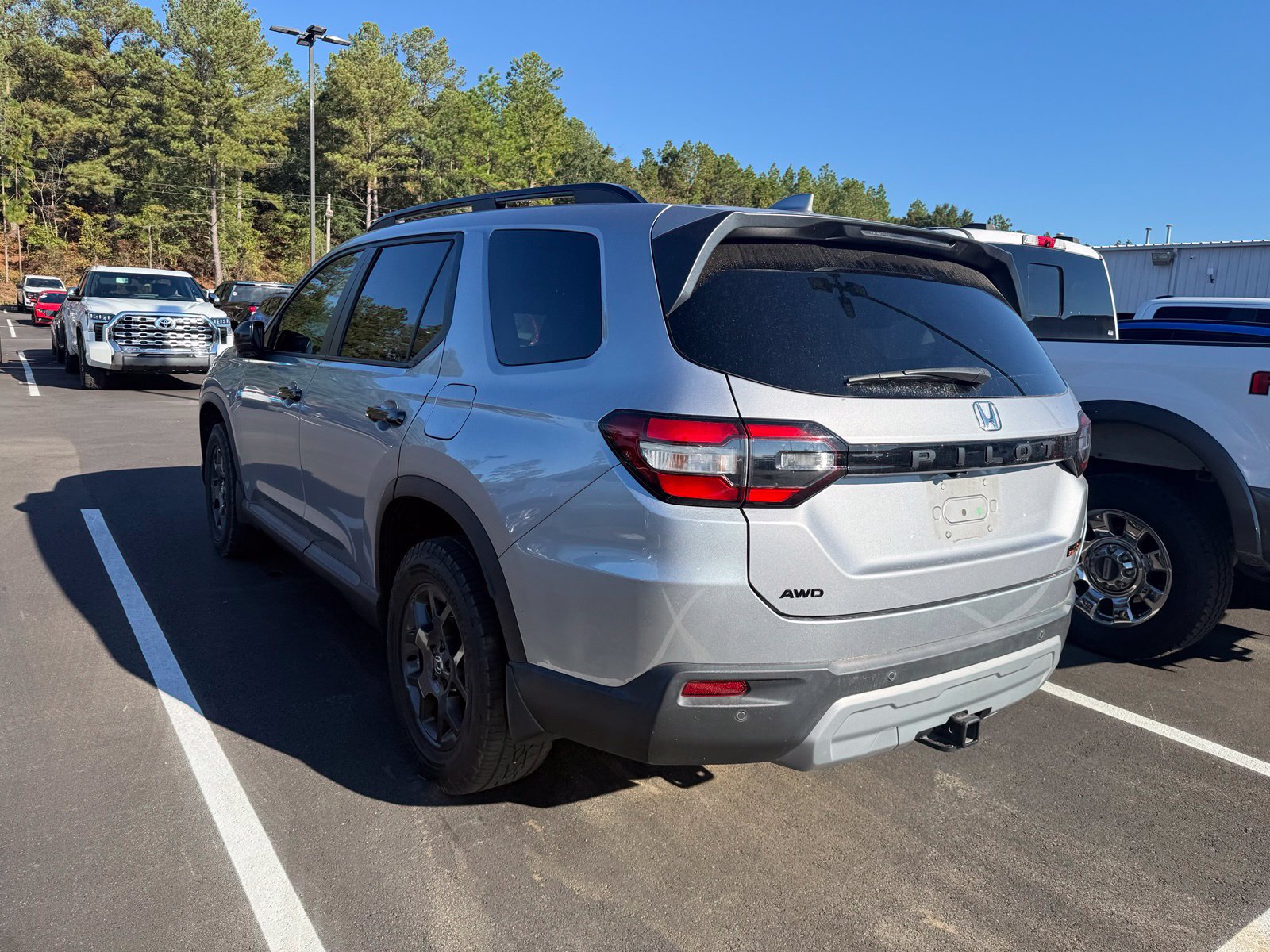 Used 2024 Honda Pilot TrailSport image 5