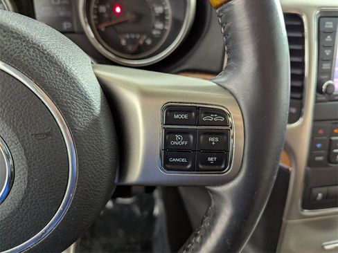 Used 2012 Jeep Grand Cherokee Overland image 22