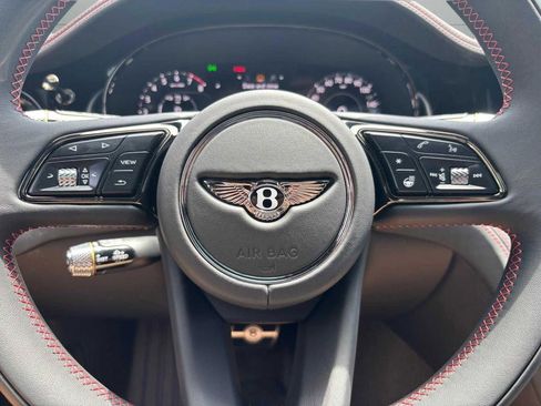 New 2025 Bentley Flying Spur Plug-In Hybrid image 48