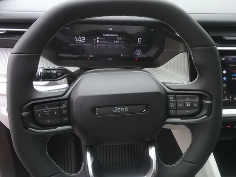 New 2026 Jeep Cherokee Laredo AWD/4WD image 12