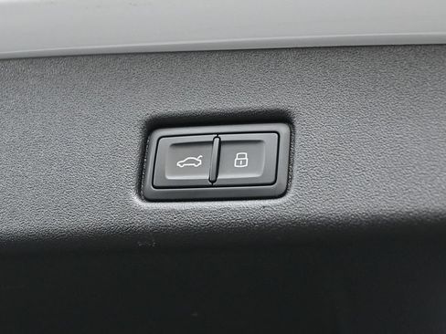 Used 2025 Audi Q5 Premium Plus w/ Premium Plus AWD/4WD image 19