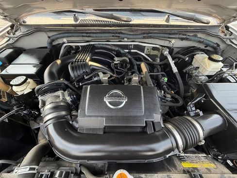 Used 2010 Nissan Xterra SE AWD/4WD image 22
