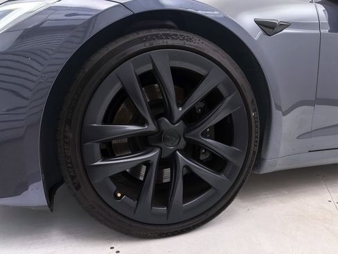 Used 2021 Tesla Model S Plaid image 13