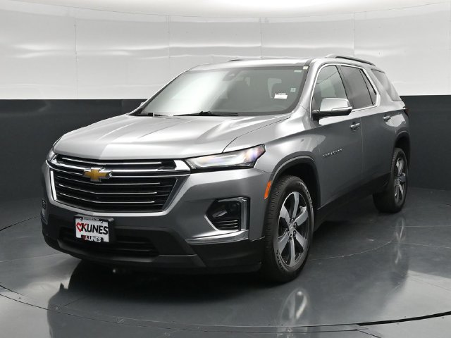 Used 2023 Chevrolet Traverse LT w/ LT Premium Package AWD/4WD image 7