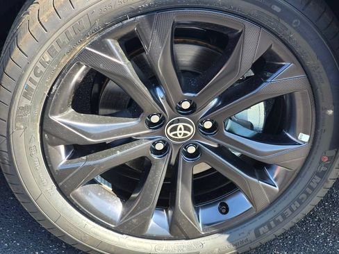 Used 2025 Toyota Sienna XSE w/ XSE Plus Package FWD image 14
