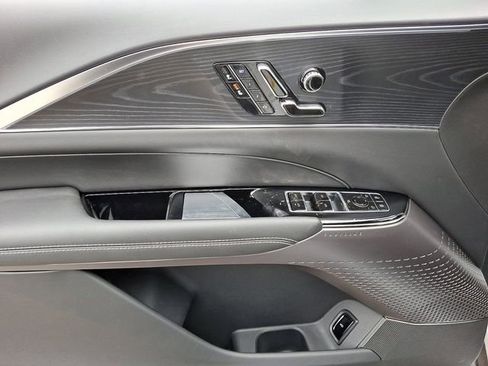 New 2025 Cadillac Lyriq Luxury image 8