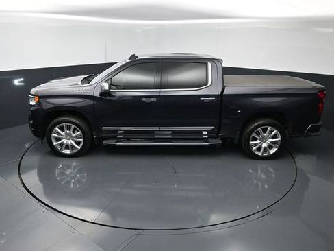 Used 2022 Chevrolet Silverado 1500 High Country w/ Technology Package AWD/4WD image 24