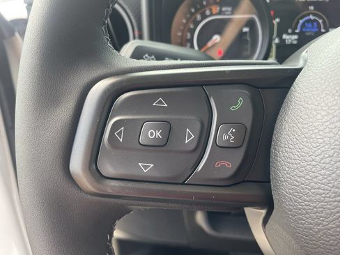 New 2025 Jeep Gladiator Rubicon w/ Safety Group AWD/4WD image 17