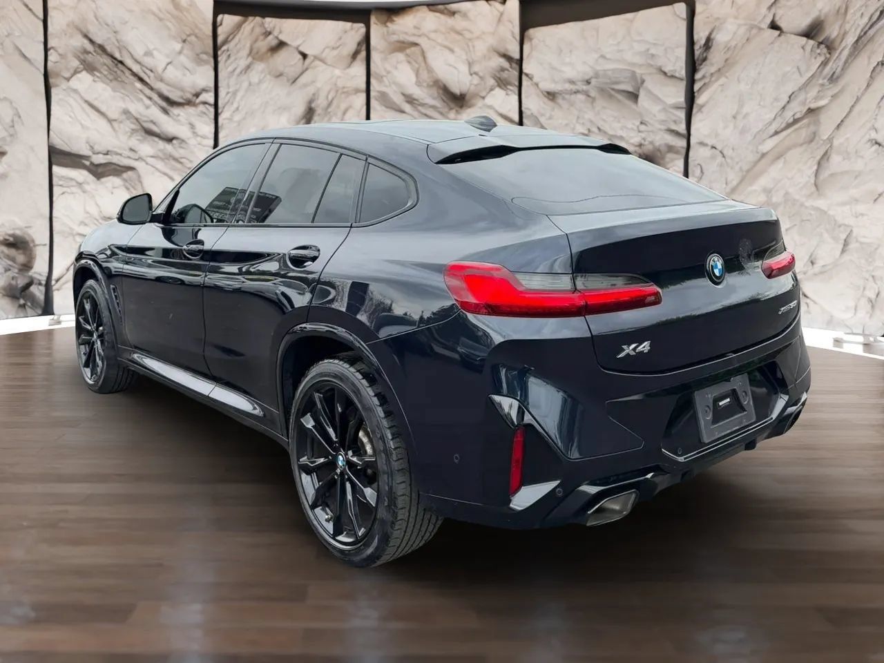 Used 2022 BMW X4 xDrive30i w/ M Sport Package AWD/4WD image 6