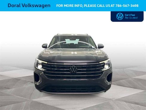 Certified 2024 Volkswagen Atlas SE image 3