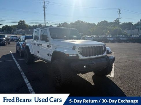 Used 2024 Jeep Gladiator Sport AWD/4WD image 1