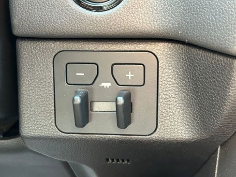 Certified 2025 Toyota Tundra Limited AWD/4WD image 31