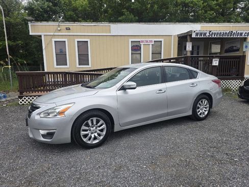 Used 2013 Nissan Altima 2.5 FWD image 2