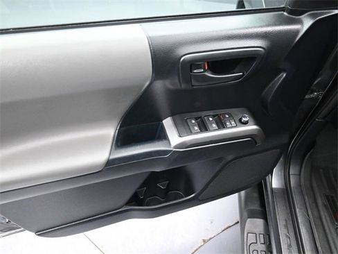 Used 2017 Toyota Tacoma SR5 image 30