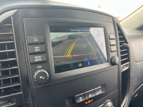 Used 2021 Mercedes-Benz Metris image 26