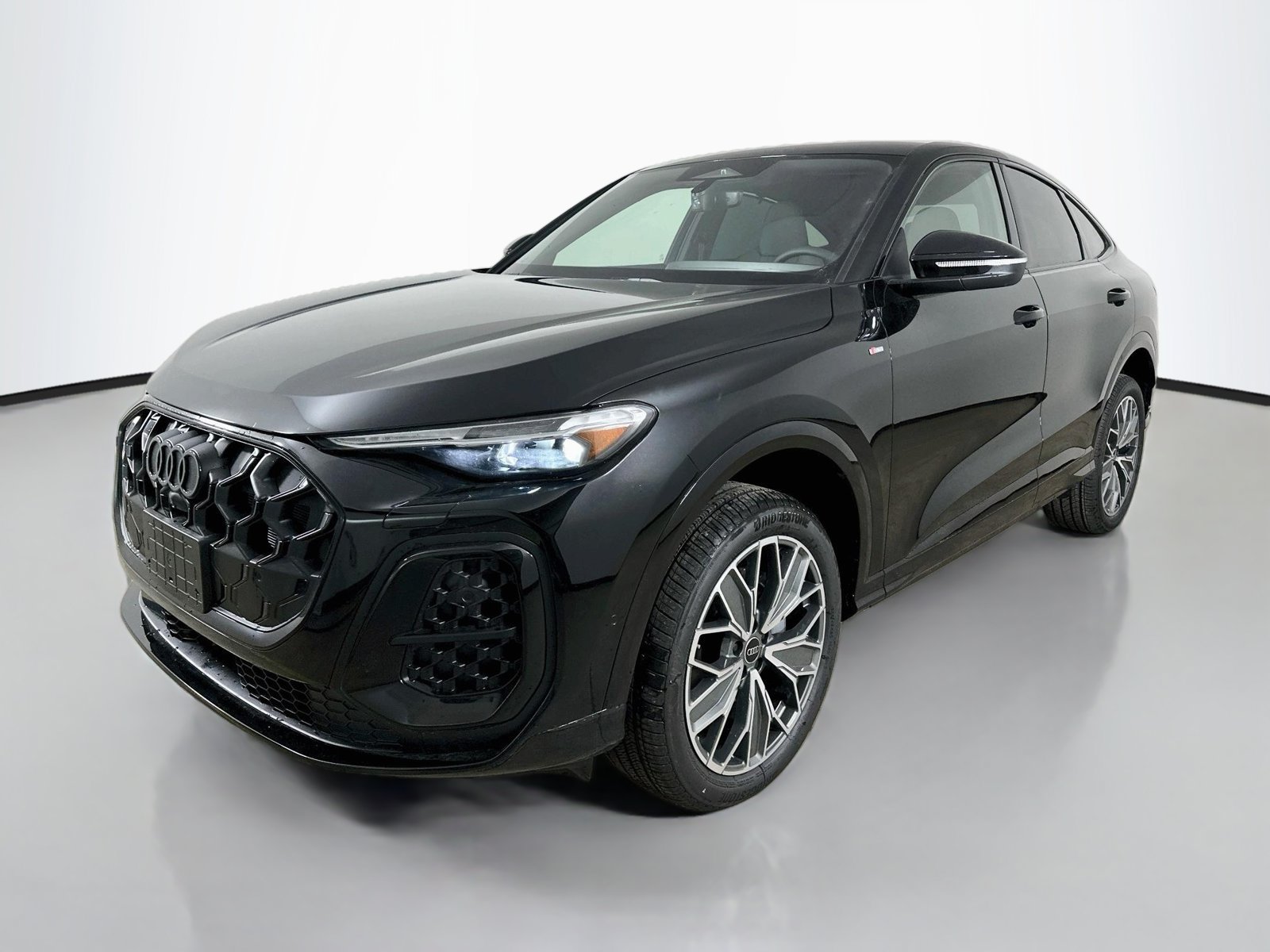 New 2026 Audi Q5 Premium Plus AWD/4WD image 1