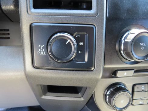 Used 2018 Ford F250 XL w/ Power Equipment Group AWD/4WD image 37