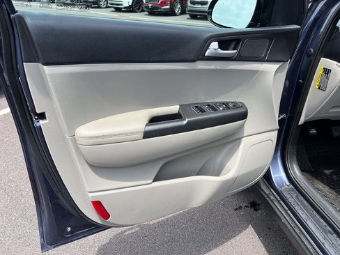 Used 2020 Kia Sportage LX w/ LX Popular Package FWD image 11