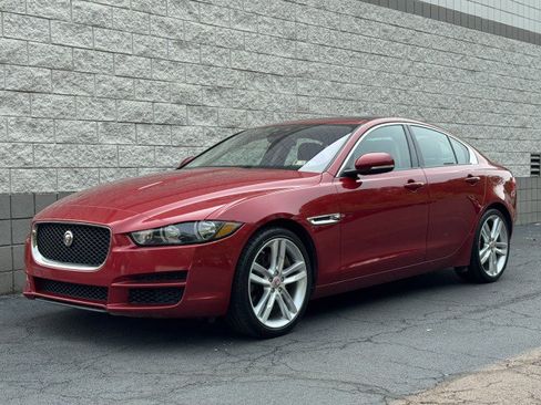 Used 2018 Jaguar XE Premium AWD/4WD image 1
