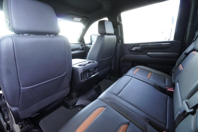 Used 2024 GMC Sierra 3500 AT4 AWD/4WD image 23