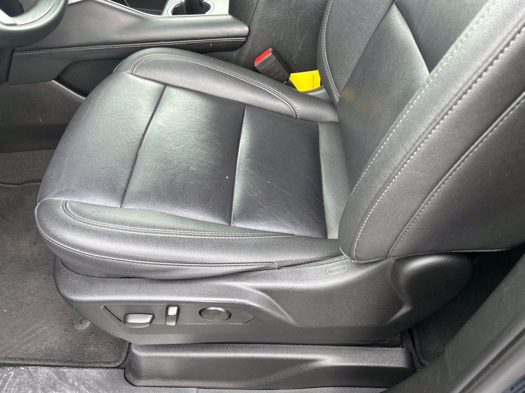 Used 2024 Chevrolet Suburban LT AWD/4WD image 17